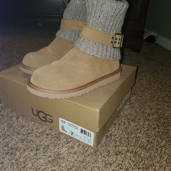 Womens UGGS size 7 Cambridge Boot - Picture 2 of 6